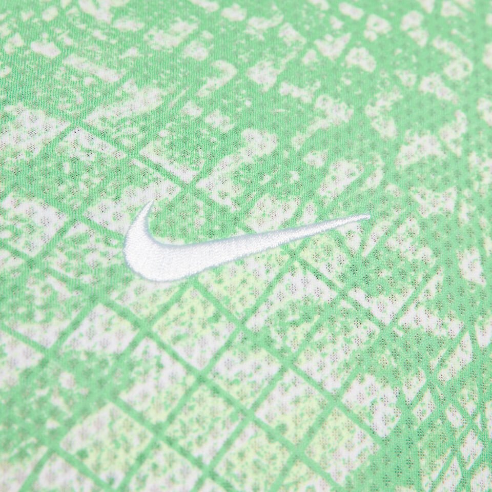 Nikecourt Dri-Fit Victory