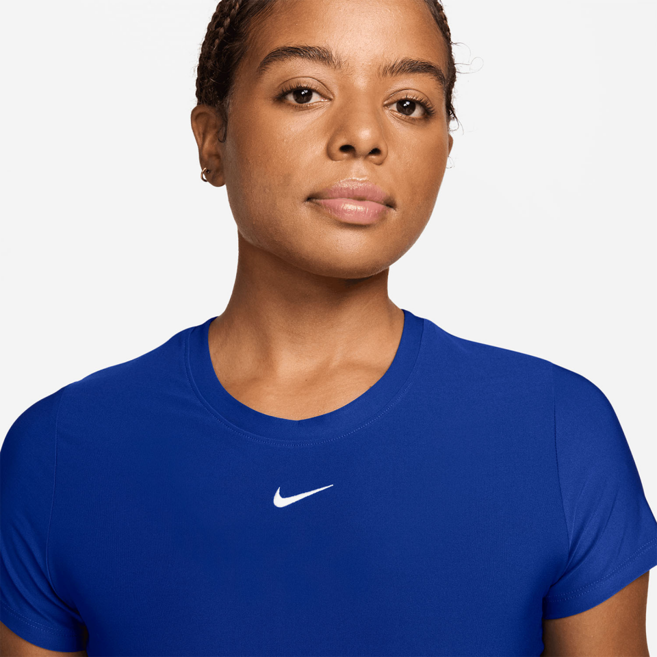 Nike Victory Dri-FIT Kısa Kollu Kadın Tenis Üstü