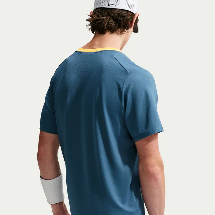NikeCourt Advantage Erkek Tenis Tişörtü