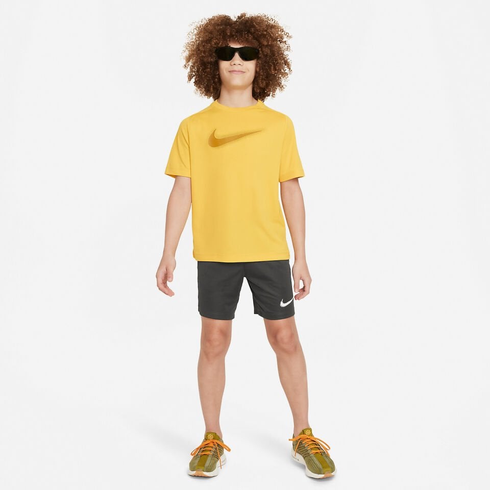 Nike Multi Dri-Fit Grafikli Genç Çocuk (Erkek) Antrenman Üstü