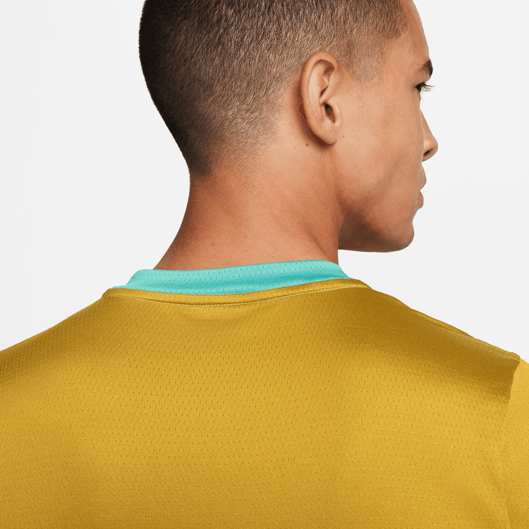 NikeCourt Dri-FIT Advantage Erkek Tenis Tişörtü