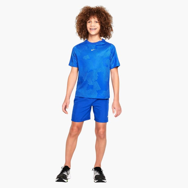 Nike Multi Dri-FIT Kısa Kollu Genç Erkek Çocuk T-Shirt