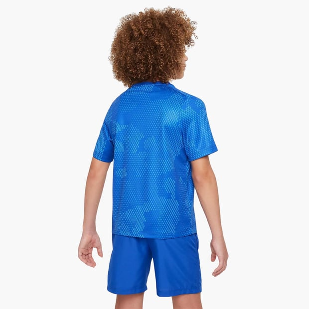 Nike Multi Dri-FIT Kısa Kollu Genç Erkek Çocuk T-Shirt
