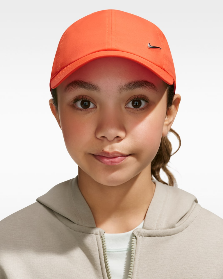 Nike Dri-FIT Club Yumuşak Metal Swoosh Çocuk Şapkası