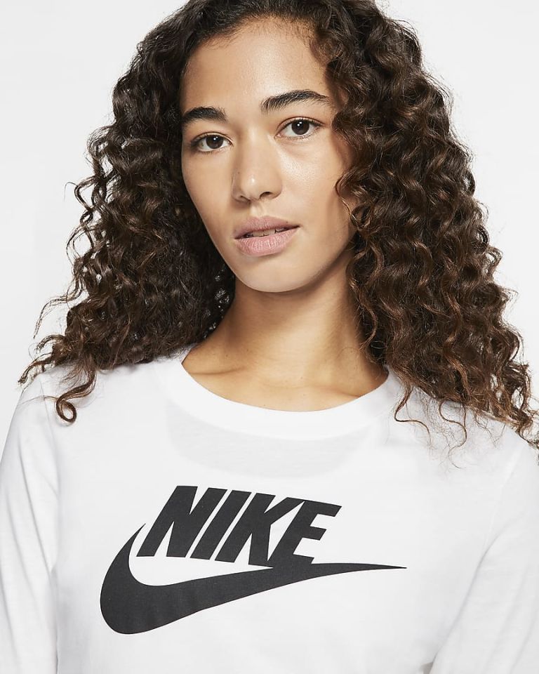 Nike Sportswear Uzun Kollu Kadın Tişörtü
