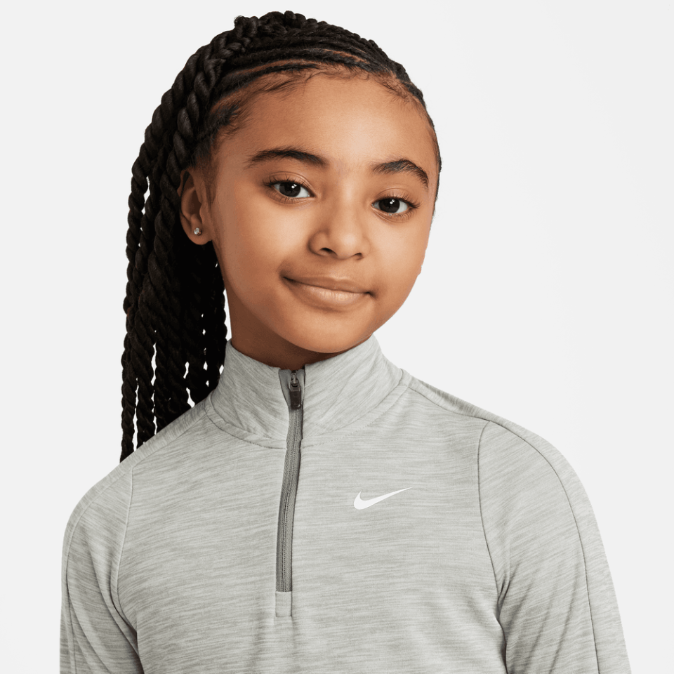 Nike Dri-FIT Dri-FIT Uzun Kollu Yarım Fermuarlı Genç Kız Çocuk Üstü