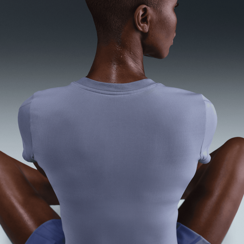 NikeCourt Advantage Dri-FIT Kısa Kollu Kadın Tenis Üstü