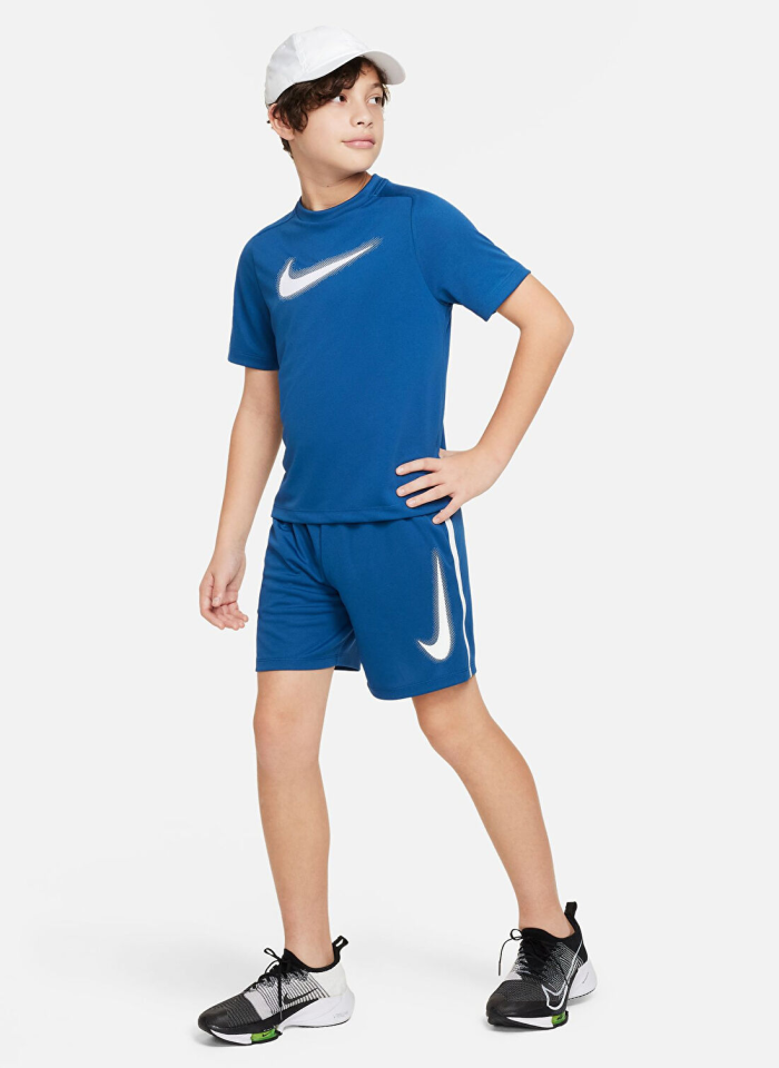 Nike Multi Dri-FIT Grafikli Genç Erkek Çocuk Antrenman Şortu