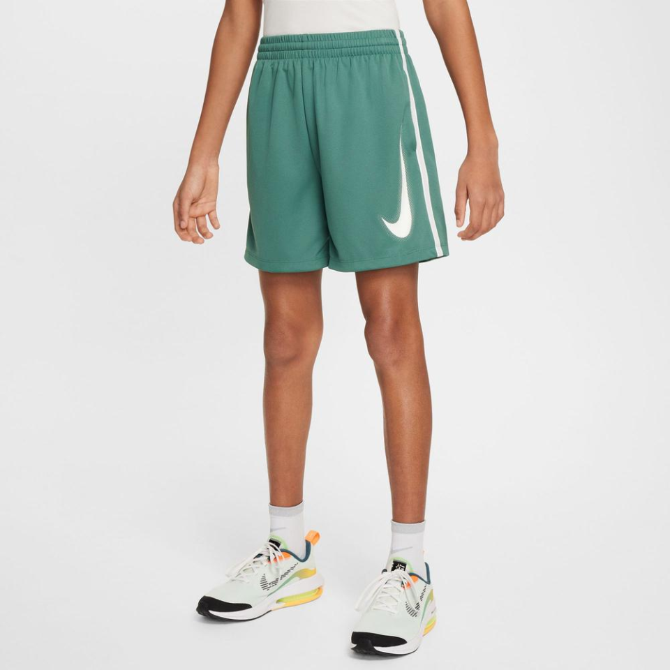 Nike Multi Dri-FIT Grafikli Genç Erkek Çocuk Antrenman Şortu
